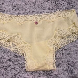 VS Women’s Lace Trimmed Yellow Panties